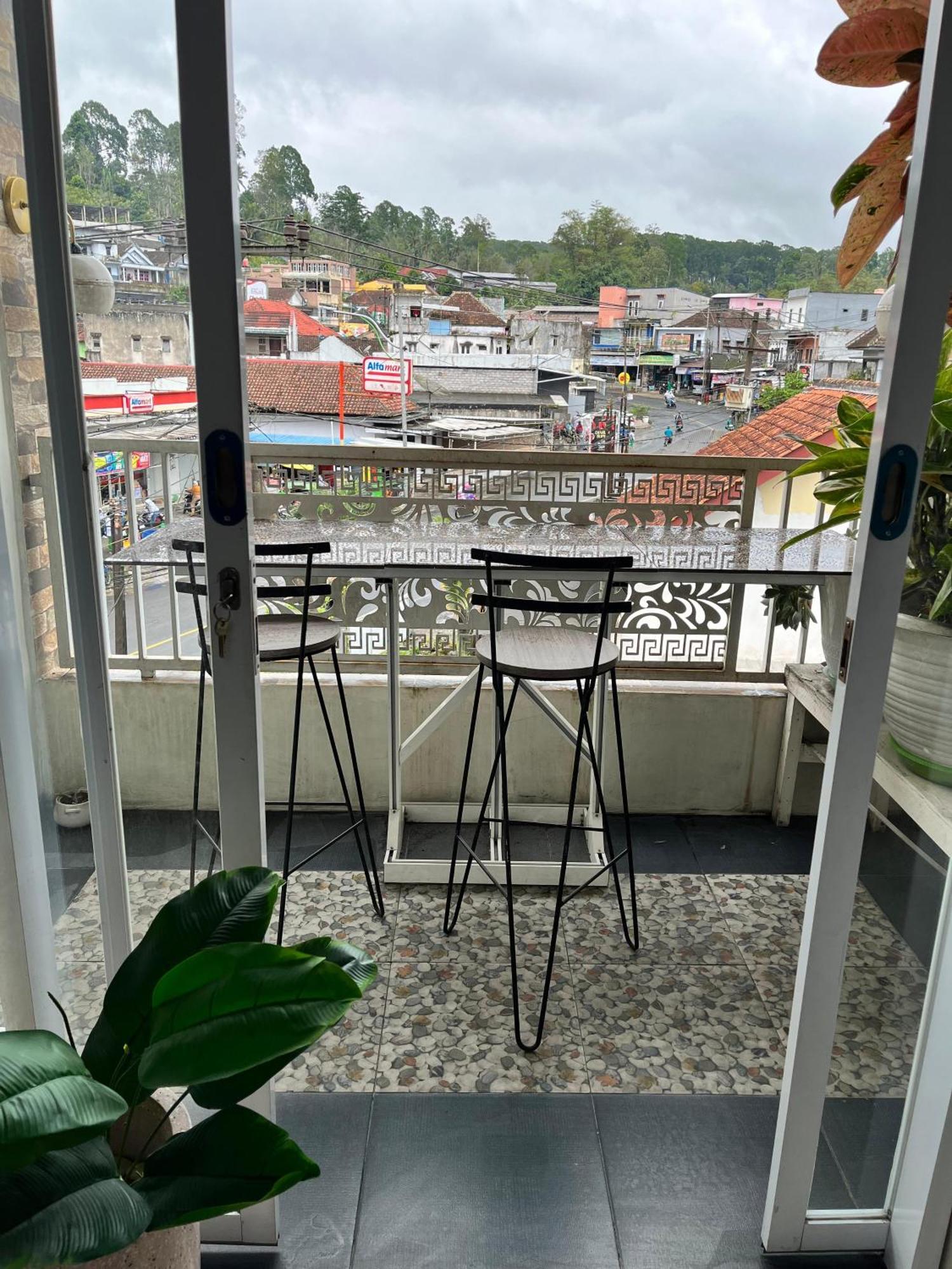 Java Hostel Tumpak Sewu Sidomukti エクステリア 写真